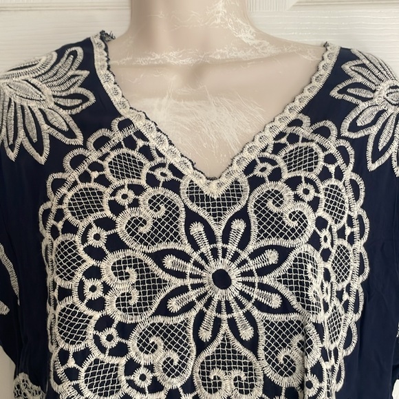Solitaire Embroidered‎ Top Size Small - Picture 2 of 4
